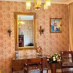 Luxurious Classical Dutch Styled In Centre Of - Bed & Breakfast 3*