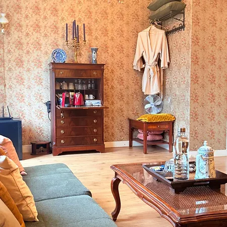 Luxurious Classical Dutch Styled In Centre Of - 3*