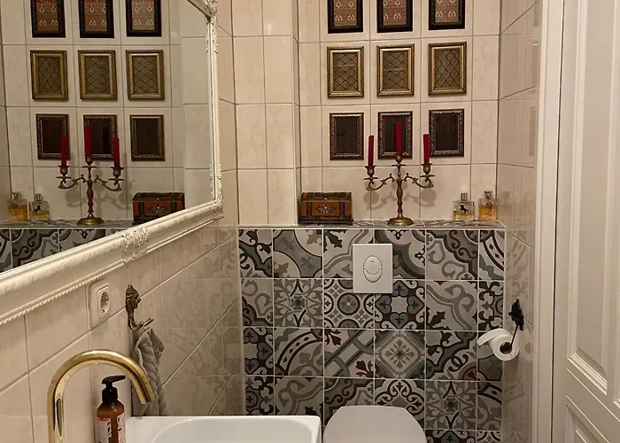 Luxurious Classical Dutch Styled In Centre Of - 3*