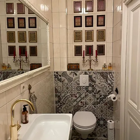 Luxurious Classical Dutch Styled In Centre Of - 3*