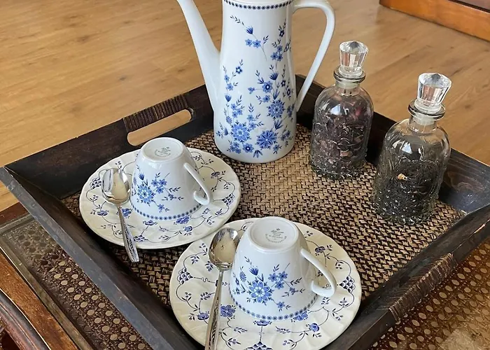 Luxurious Classical Dutch Styled In Centre Of - Bed & Breakfast